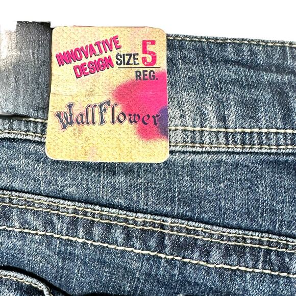 Wallflower Best Fitting Distressed Jean Shorts Size 5 Regular - Picture 6 of 7